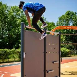 Kompan Outdoor-Fitnessgerät "Hinderniswand Mit Kletternetz" 11 Kompan Outdoor-Fitnessgerät "Hinderniswand Mit Kletternetz" -Sport Thieme Verkäufe 317 8209 1