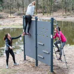Kompan Outdoor-Fitnessgerät "Hinderniswand Mit Kletternetz" 15 Kompan Outdoor-Fitnessgerät "Hinderniswand Mit Kletternetz" -Sport Thieme Verkäufe 317 8209 5