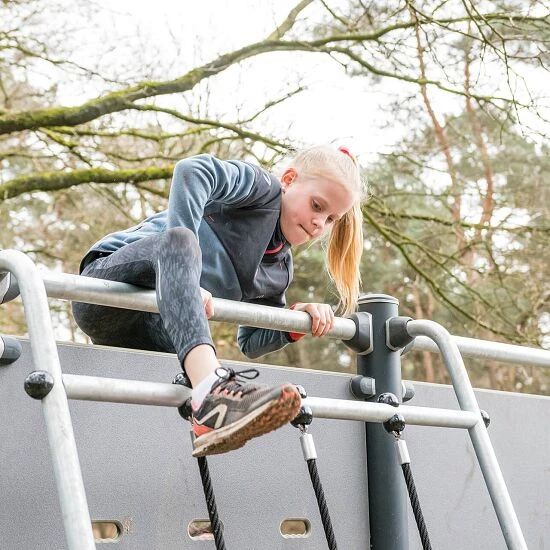 Kompan Outdoor-Fitnessgerät "Hinderniswand Mit Kletternetz" 10 Kompan Outdoor-Fitnessgerät "Hinderniswand Mit Kletternetz" – Bild 10